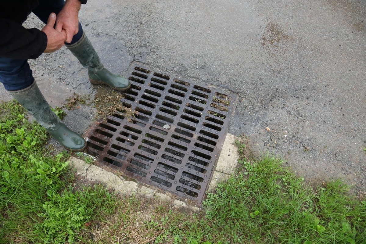 Mercredi 15 septembre | Encore un tour, en passant par les prés, cette fois avec le maire de Quernes : changement de point de&nbsp;vue